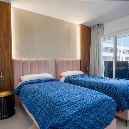 Lujoso De 3 * Τορεβιέχα